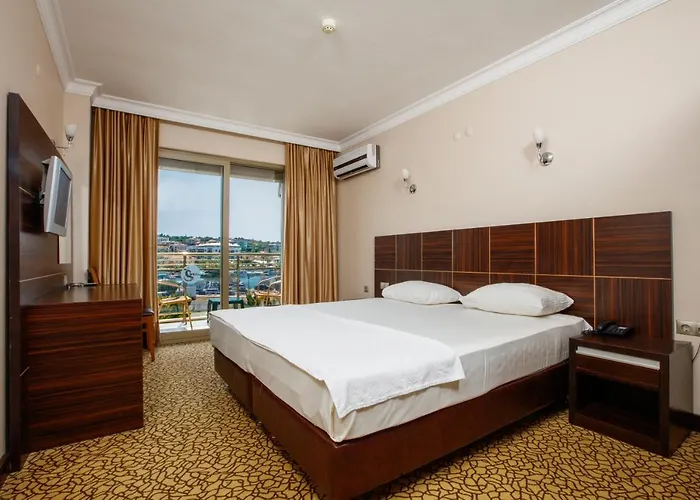 Suena Готель *