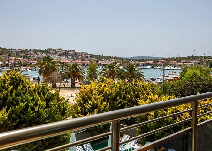 Suena Готель Чешме