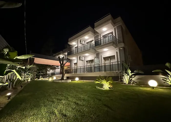 Готель Suena *